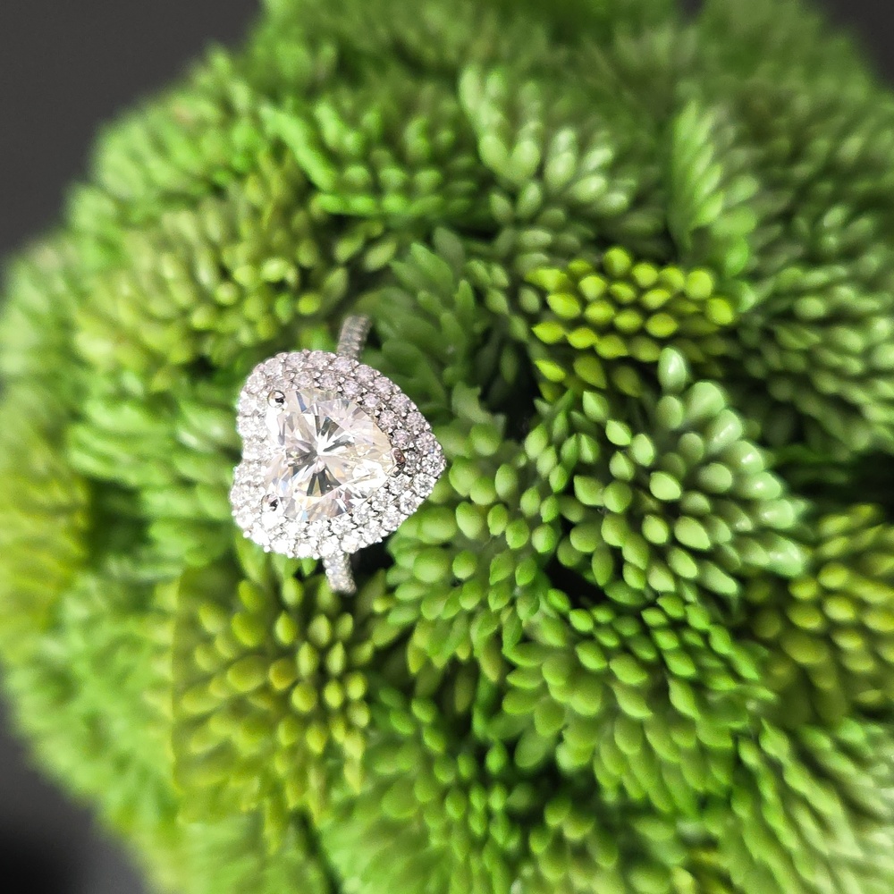 Watch Video / 10K Gold Heart Sparkle Diamond Moissanite Halo Ring - Picture 10 of 10